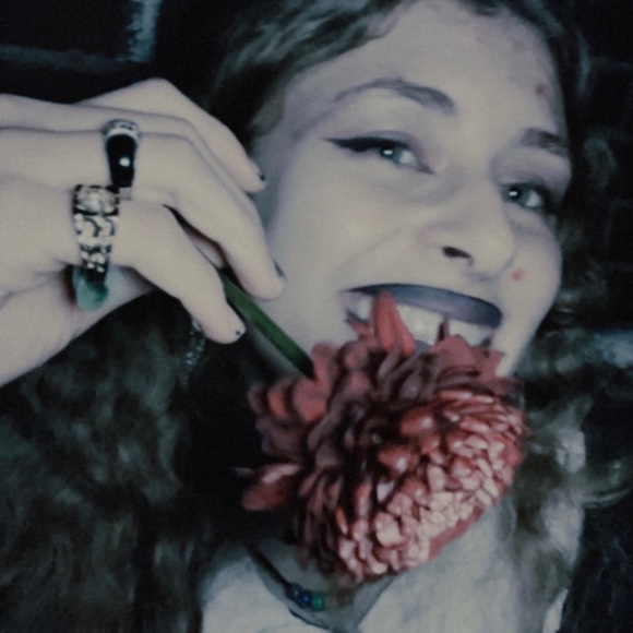 Meet your Posher, Audra - Picture 1 of 13